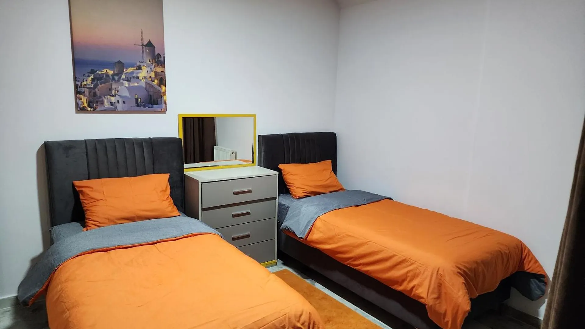 Taksim Square Residence, Two Bedrooms, Pool Sauna Gym Istanbul Apartment