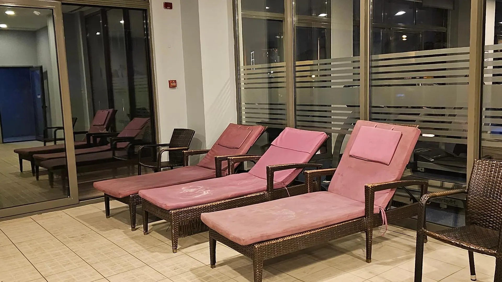 Taksim Square Residence, Two Bedrooms, Pool Sauna Gym Istanbul Apartment