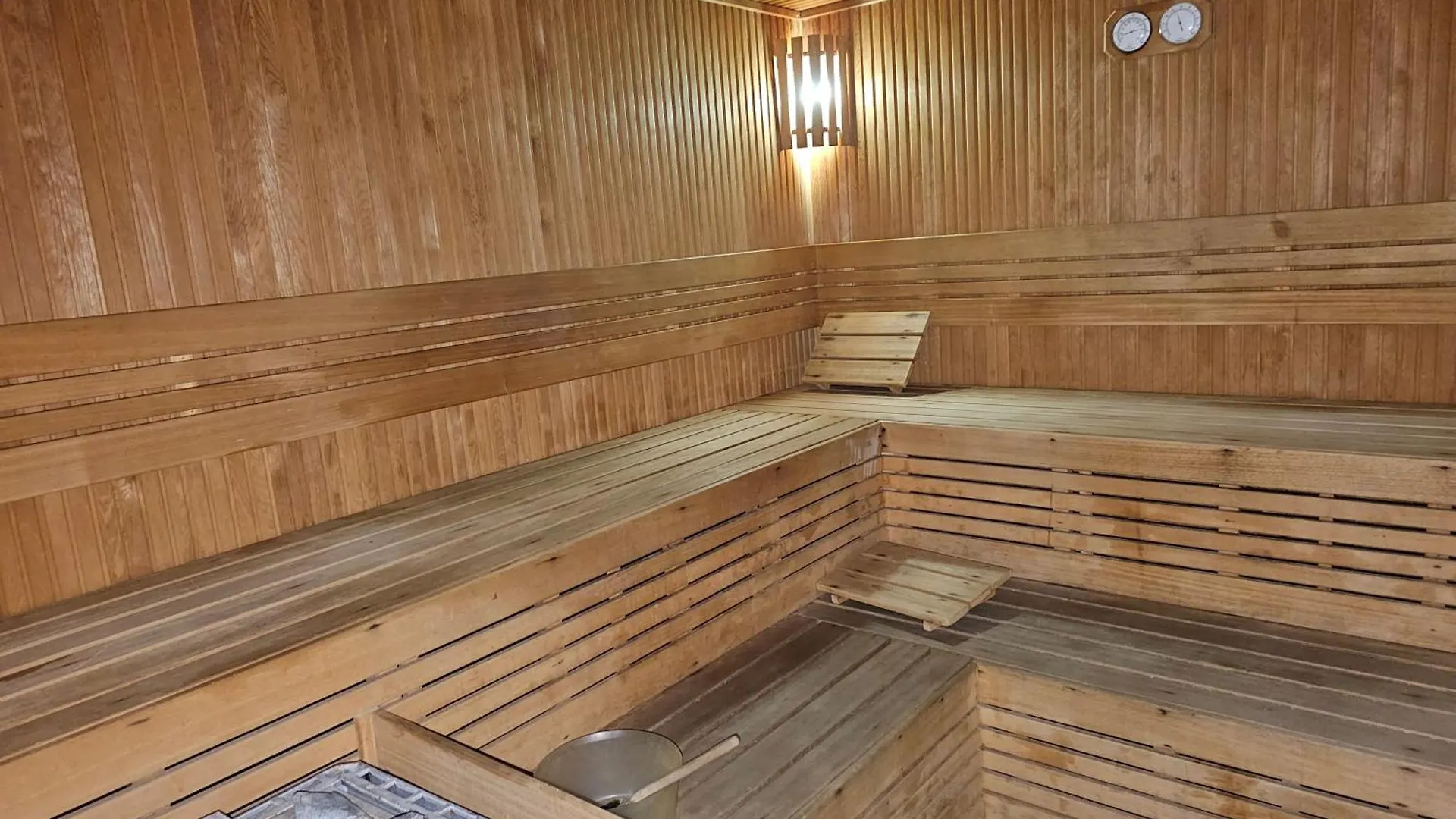 Taksim Square Residence, Two Bedrooms, Pool Sauna Gym Istanbul Apartment