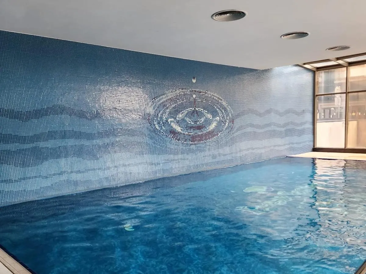 Taksim Square Residence, Two Bedrooms, Pool Sauna Gym Istanbul Apartment